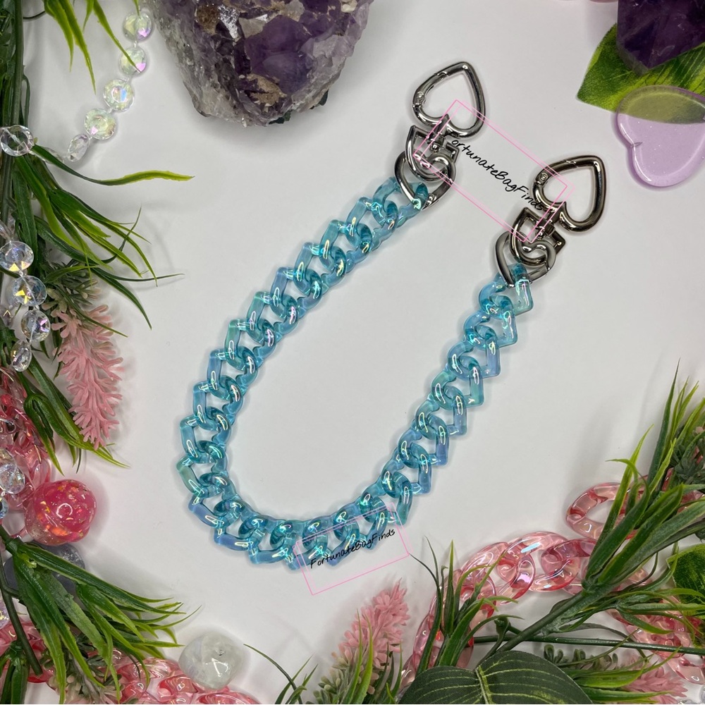 Triple Hearts Resin Bag Chain Strap Aqua Blue Rainbow Iridescent Strap - Picture 8 of 10